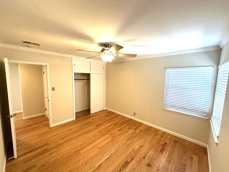 1045 W McKinley Ave — Photo 13