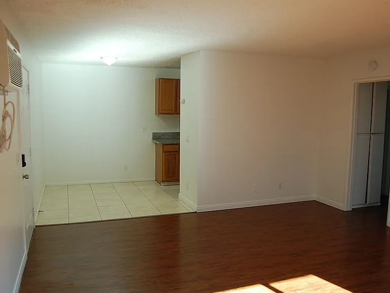 659 S Webster Ave #17 — Photo 13