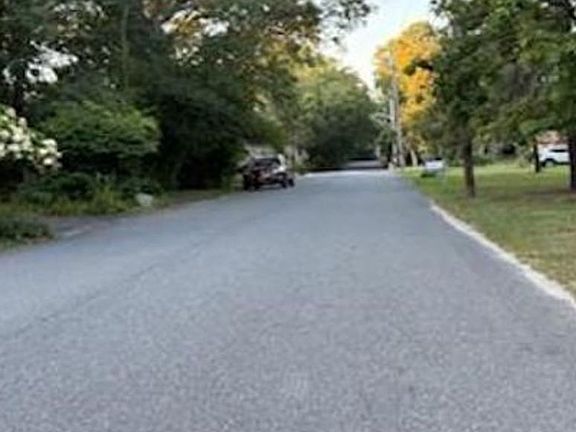 Exterior Neighborhood (street photo)