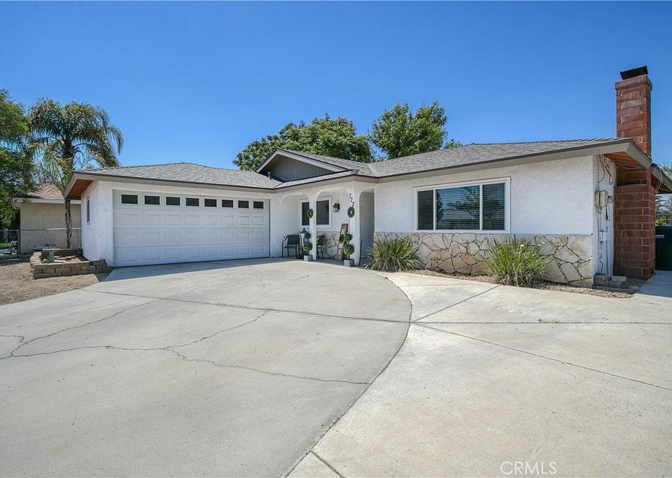 1st image of 722 Robert Dr