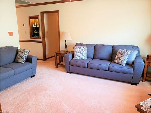 5th image of 3305 Barberry Ln