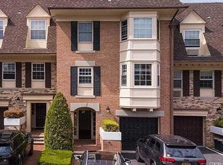 208-07 Estates Dr #23130, Bayside, NY 11360