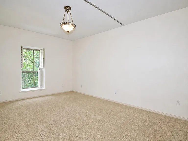 2425 Underwood St #346 — Photo 6