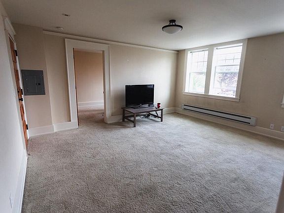 4th image of 219 Tacoma Ave #2
