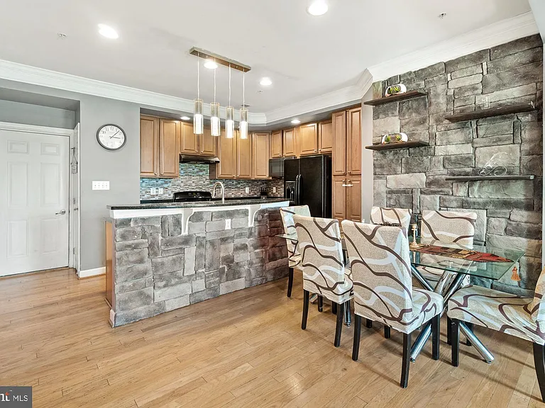 3565 Holborn Pl — Photo 10