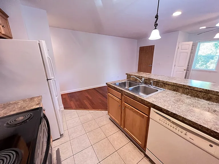 702 Delevan St — Photo 8