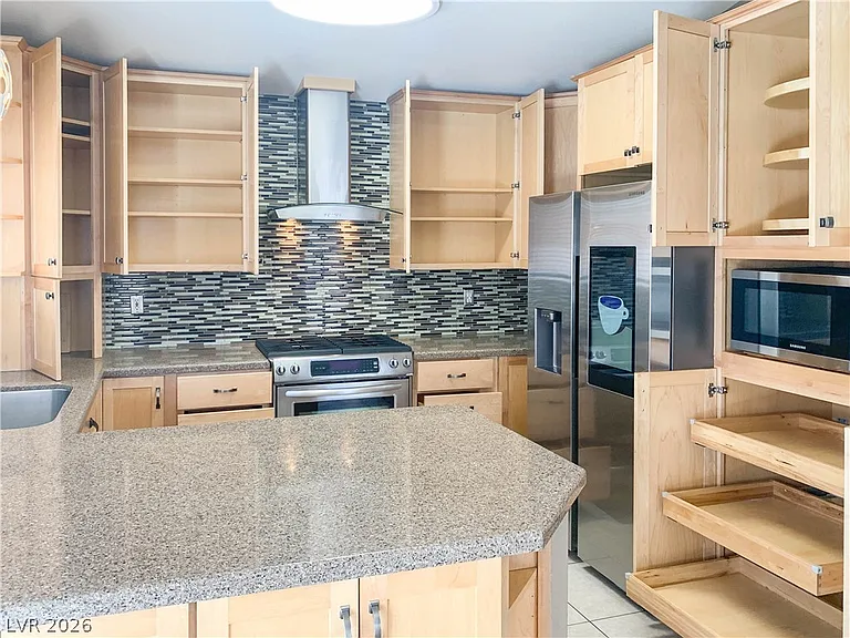 405 Europa Way — Photo 9