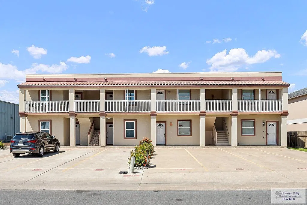 2 bed, 2.0 bath, 1020 sqft, $2,250 — Photo 1