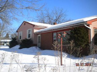 609 Bourn St, Harvard, IL 60033