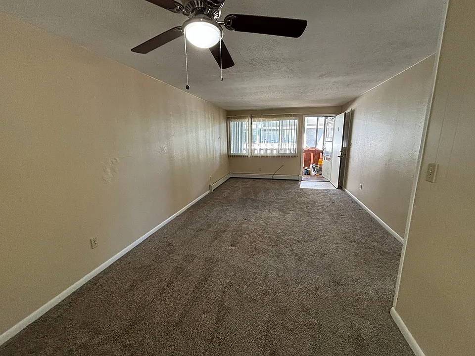 32 Valentine Ln #1