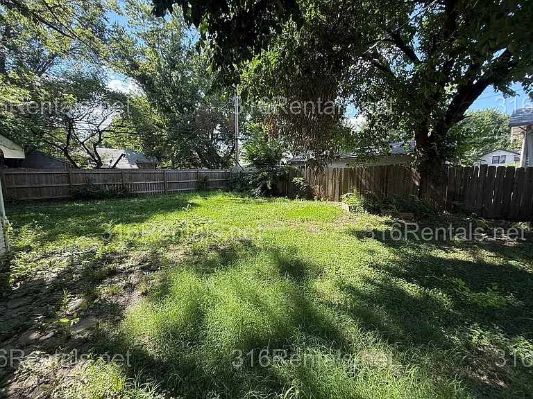 711 S Spruce St — Photo 16