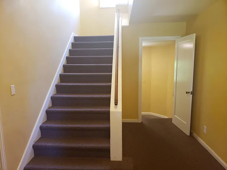 Broadmoor Manor — Photo 28