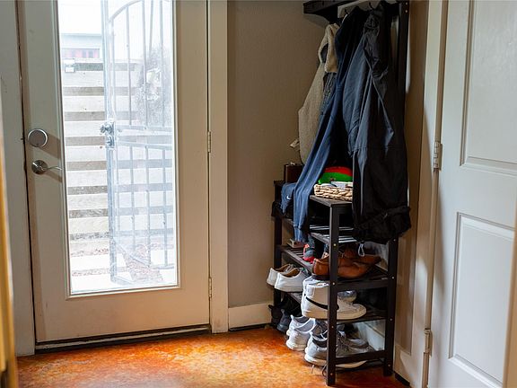 5th image of 2903 Blodgett St