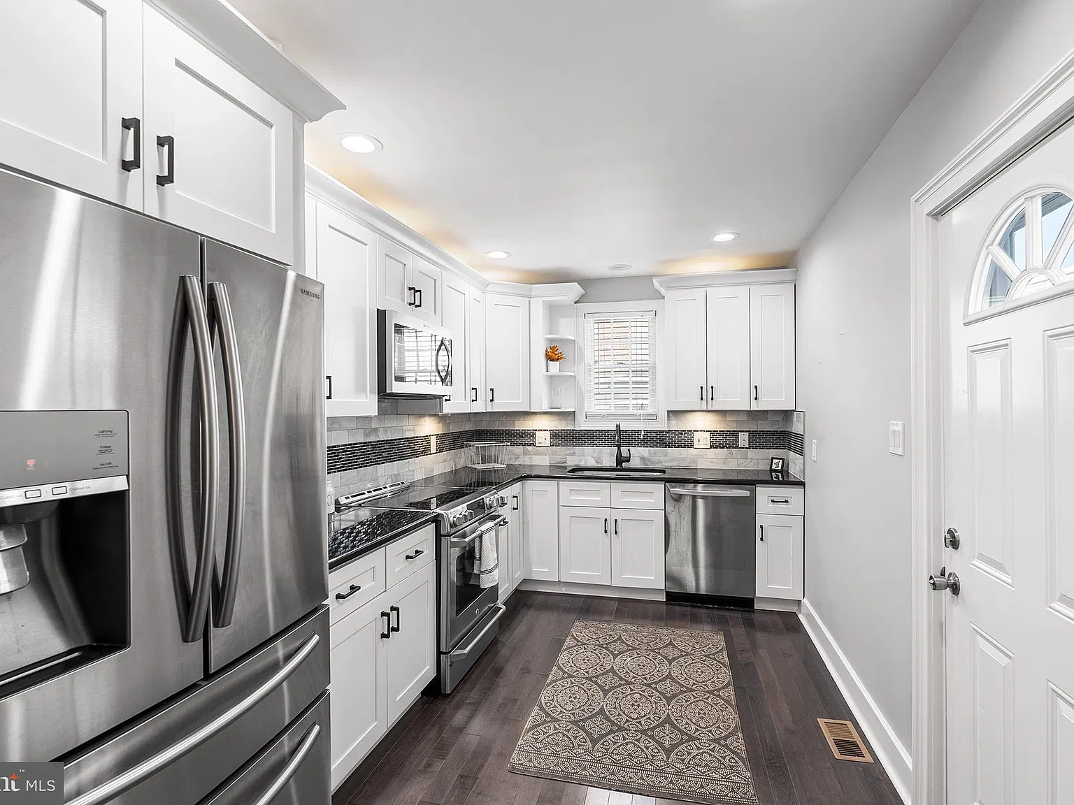 2 bed, 1.5 bath, 1075 sqft, $1,775 — Photo 4