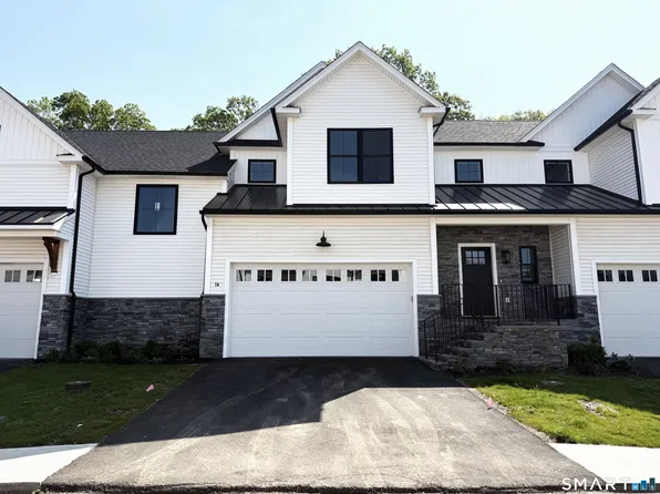 16 Village Circle #16, Guilford, CT 06437