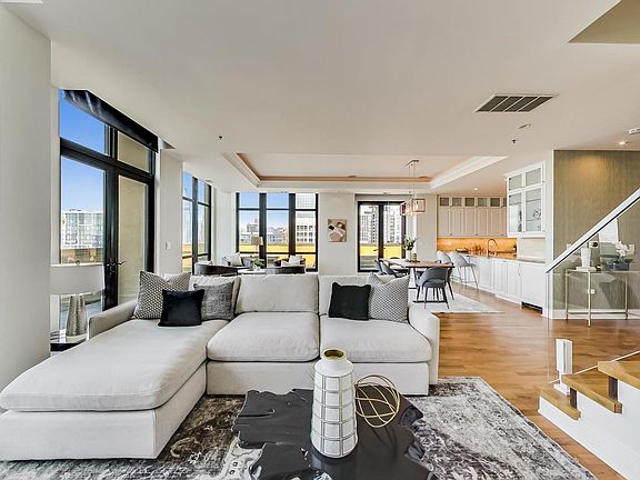 3rd image of 1464 S Michigan Ave APT 2401