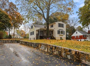 3738 Valleyview St, Mohegan Lake, NY 10547