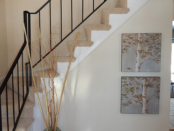 Expansive, Sun Light Foyer