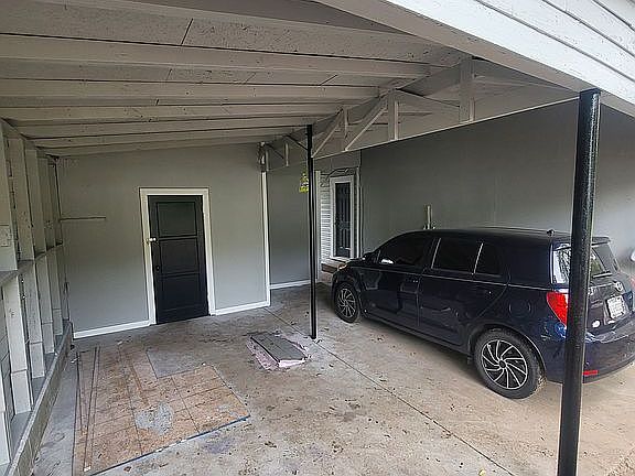 3rd image of 1522 Maud St