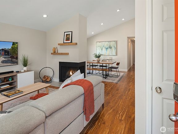 3rd image of 8148 16th Avenue SW