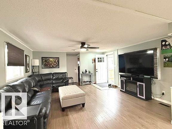 5th image of 1026 Lakeland Cres