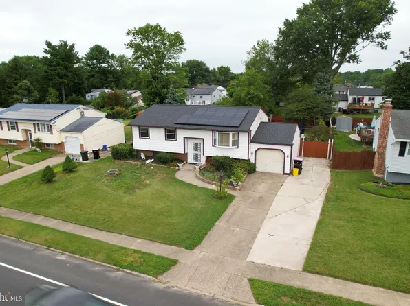 139 Kelly Driver Rd, Laurel Springs, NJ 08021