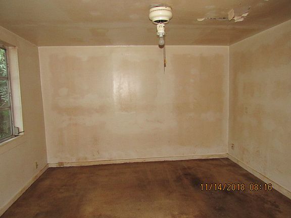 4th image of 3822 Sudbury Ave