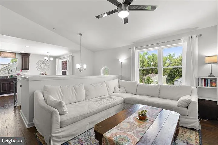 465 Carvel Beach Rd — Photo 5