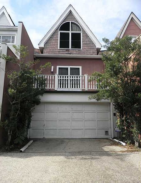 2nd image of 605 Exposition Blvd