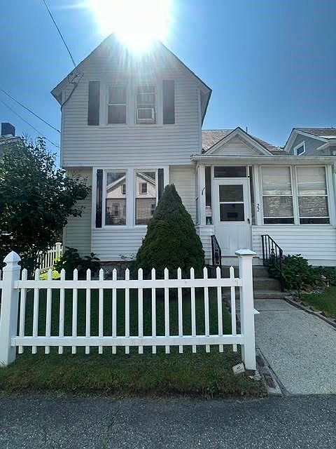 1st image of 22 South St