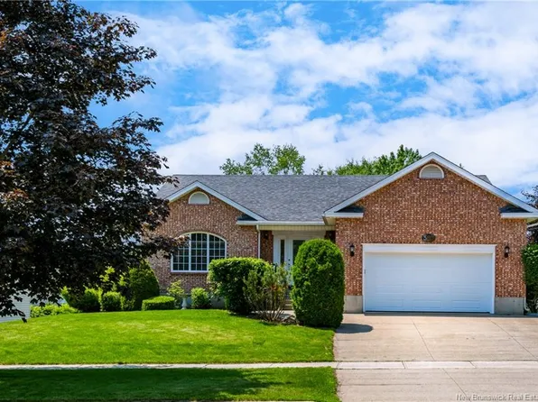 305 Douglas Ave, Fredericton, NB E3A 5T1