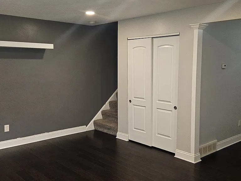 2470 Warren Pkwy — Photo 1