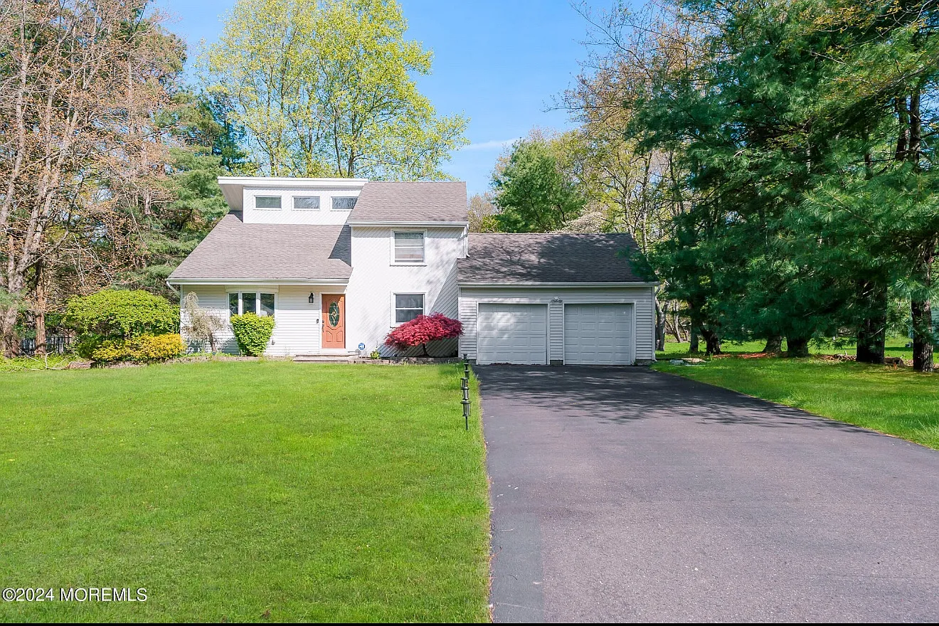 4 bed, 2.5 bath, 1930 sqft, $3,700 — Photo 4