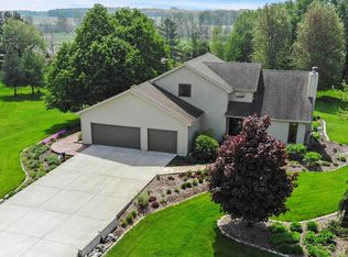 26235 S Victoria Ln, Crete, IL 60417