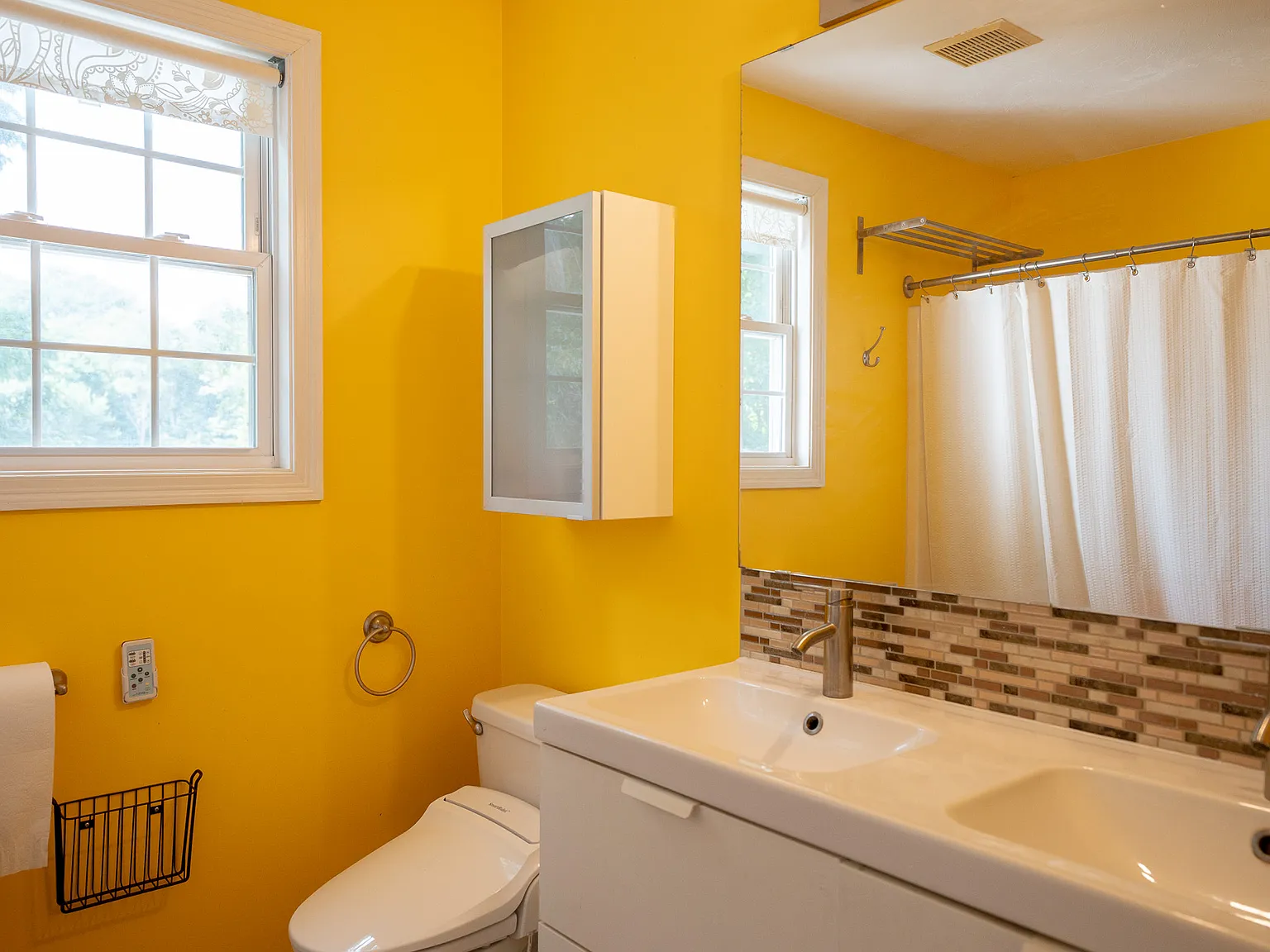 2 bed, 2.5 bath, 1650 sqft, $3,200 — Photo 4