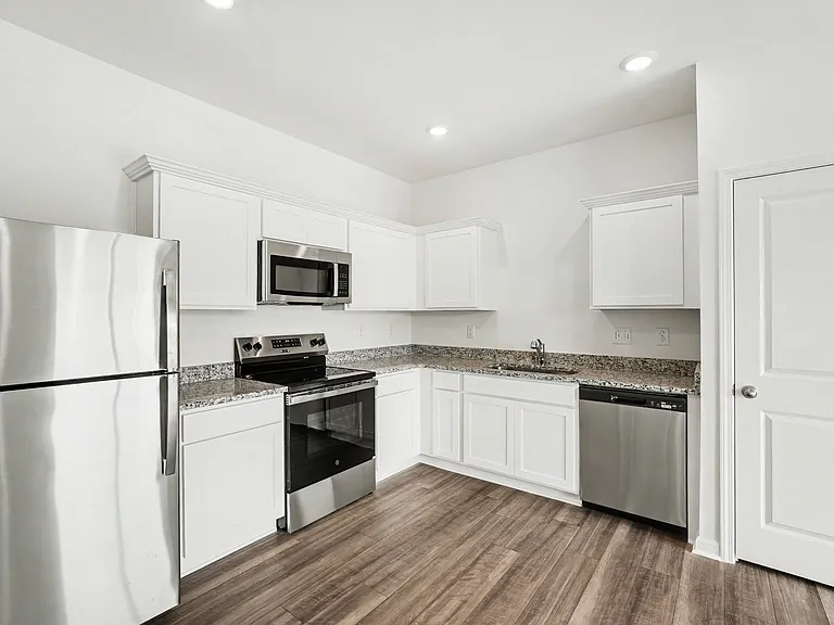 131 S Meyers Ct — Photo 7