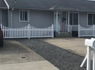 303 Meadow Ln, Peckville, PA 18452