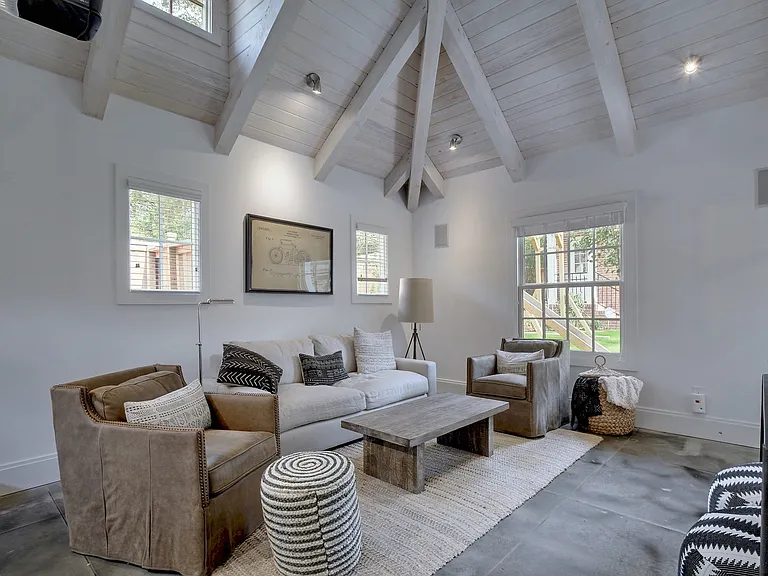 2832 San Gabriel St — Photo 21