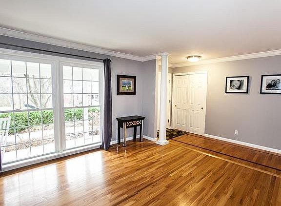 3rd image of 1911 Firethorn Dr