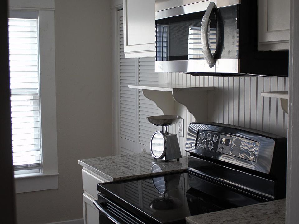 1st image of 1026 W Gramercy Pl #3