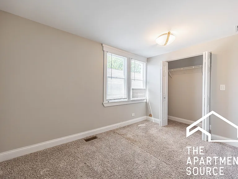 4319 N Lawndale Ave #2E — Photo 9