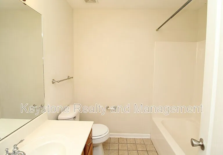2300 Raleigh Ct #3 — Photo 6