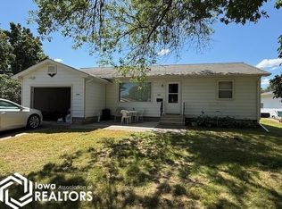1408 E Call St, Algona, IA 50511