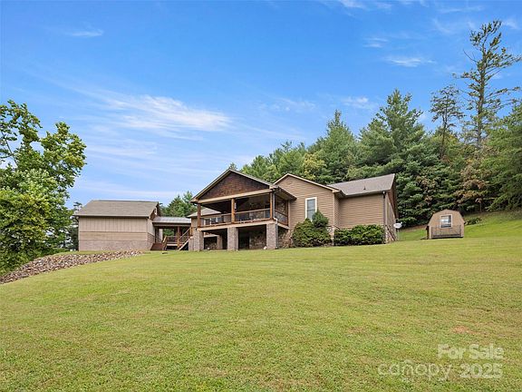 3rd image of 298 Lone Pine Rd