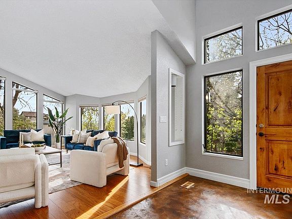 5th image of 3668 N La Fontana Way