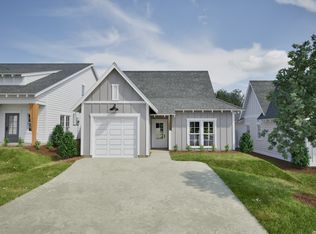 1073 Woodland Ln, Opelika, AL 36801