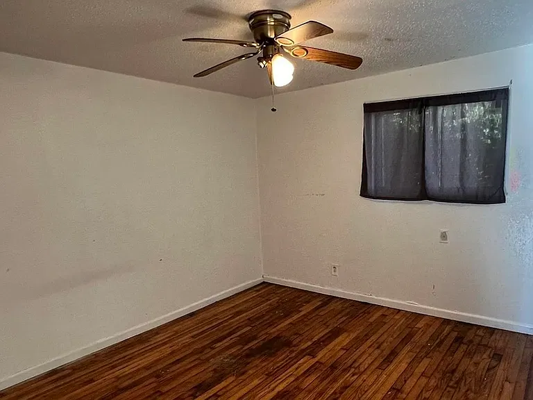 7202 Sapphire Ave — Photo 6