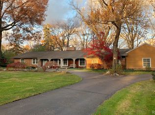 5671 Shadow Ln, Bloomfield Hills, MI 48302