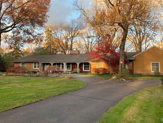 5671 Shadow Ln, Bloomfield Hills, MI 48302