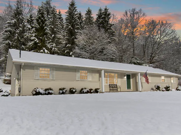 802 Sewell St S, Rainelle, WV 25962